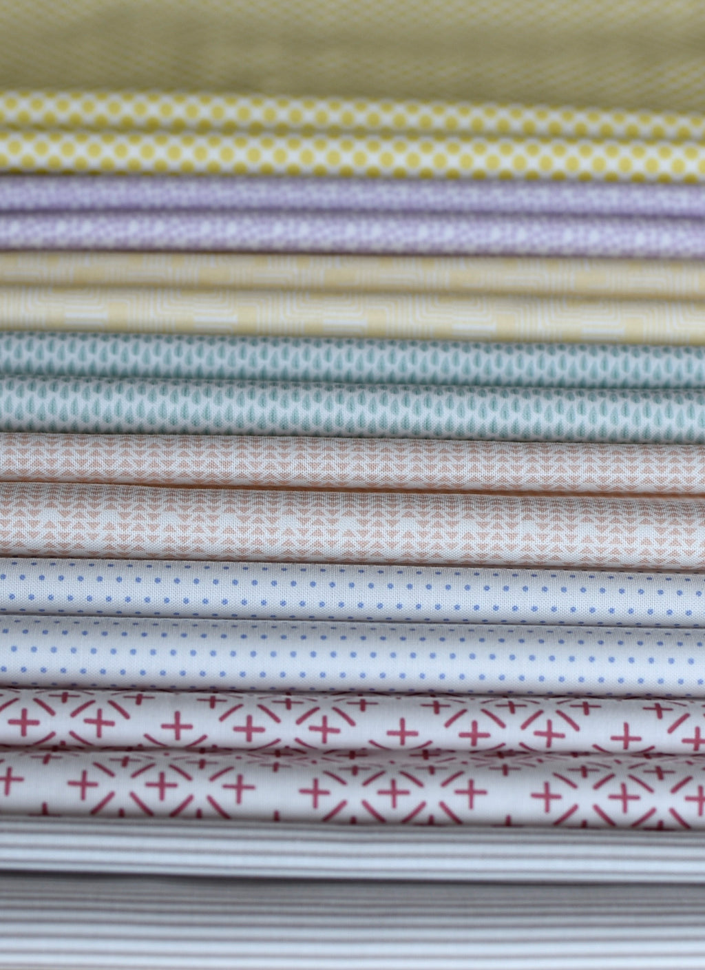 NEW Gathered Bonbons Dessert Roll | Jen Kingwell | Moda Fabrics