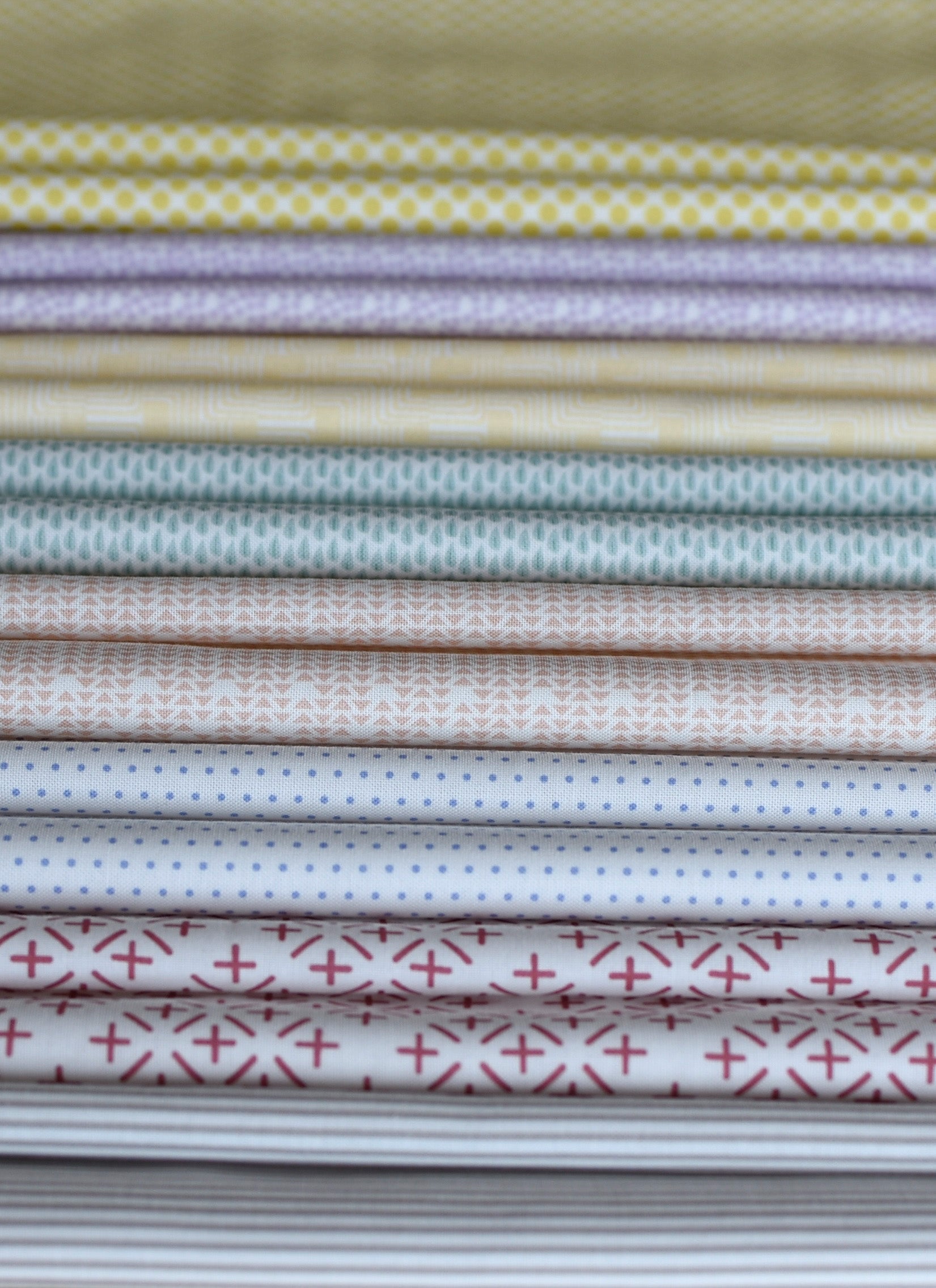 NEW Gathered Bonbons Dessert Roll | Jen Kingwell | Moda Fabrics