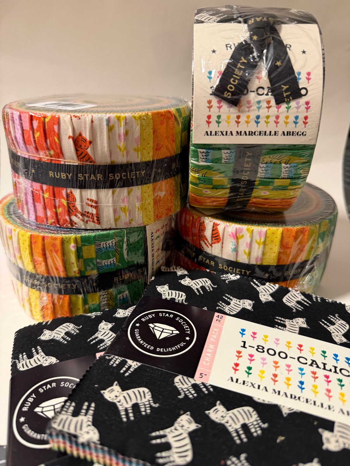 * NEW * 1-800 Calico Jelly Roll | Ruby Star Society