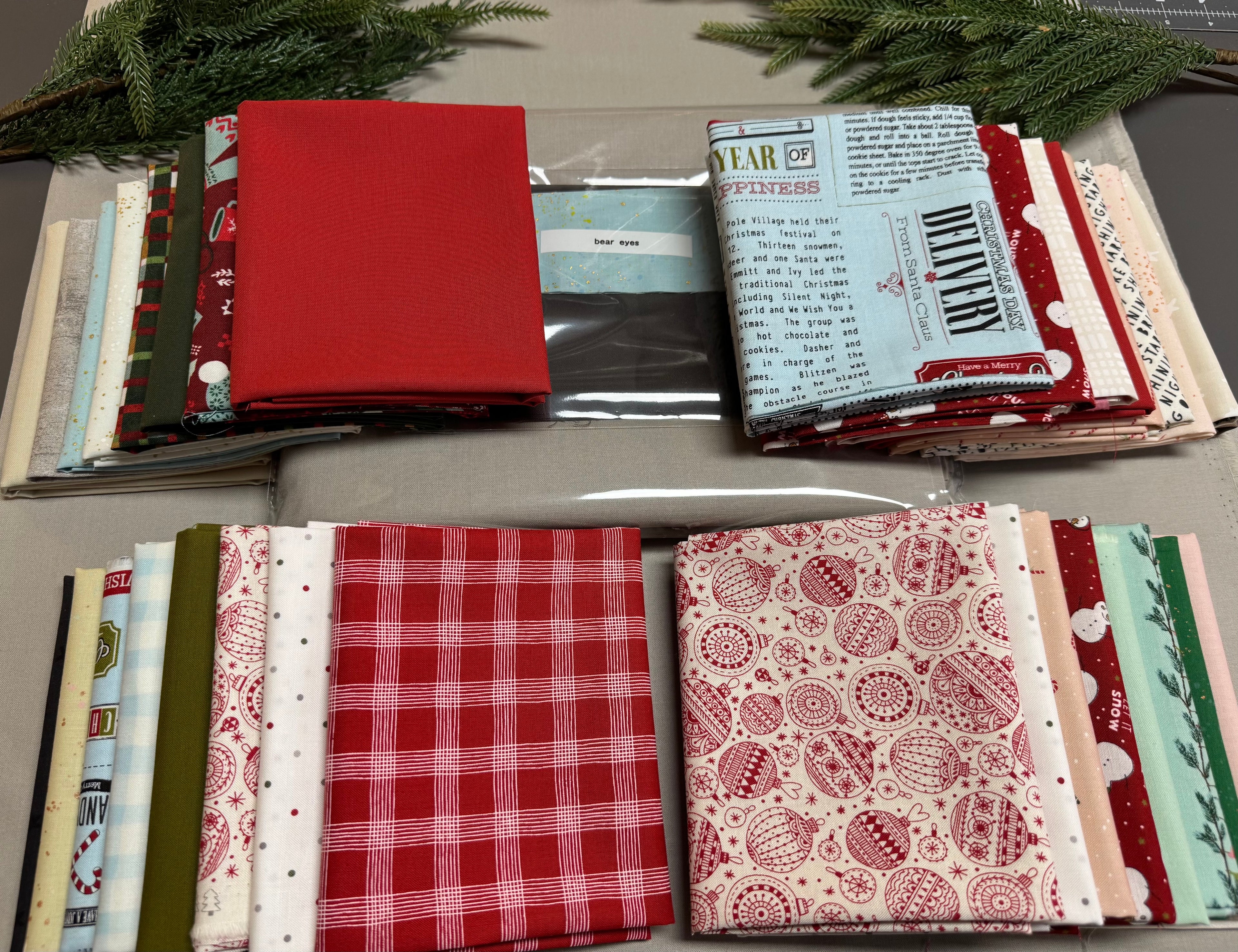 Show and Tell Christmas Quilt Kit- Large (75” x 85”)