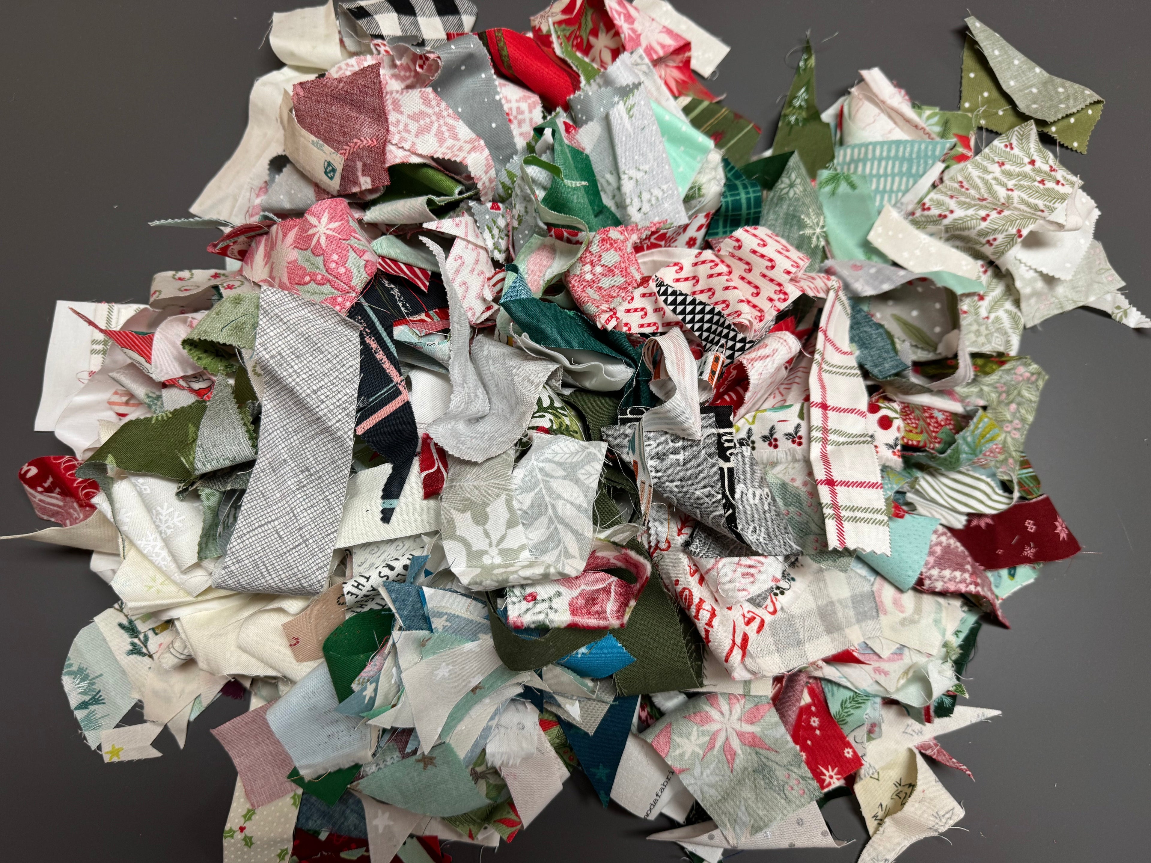 Christmas Tiny Bits Scrap Bag - 1lb (Mixed Designer Quilting Cotton)