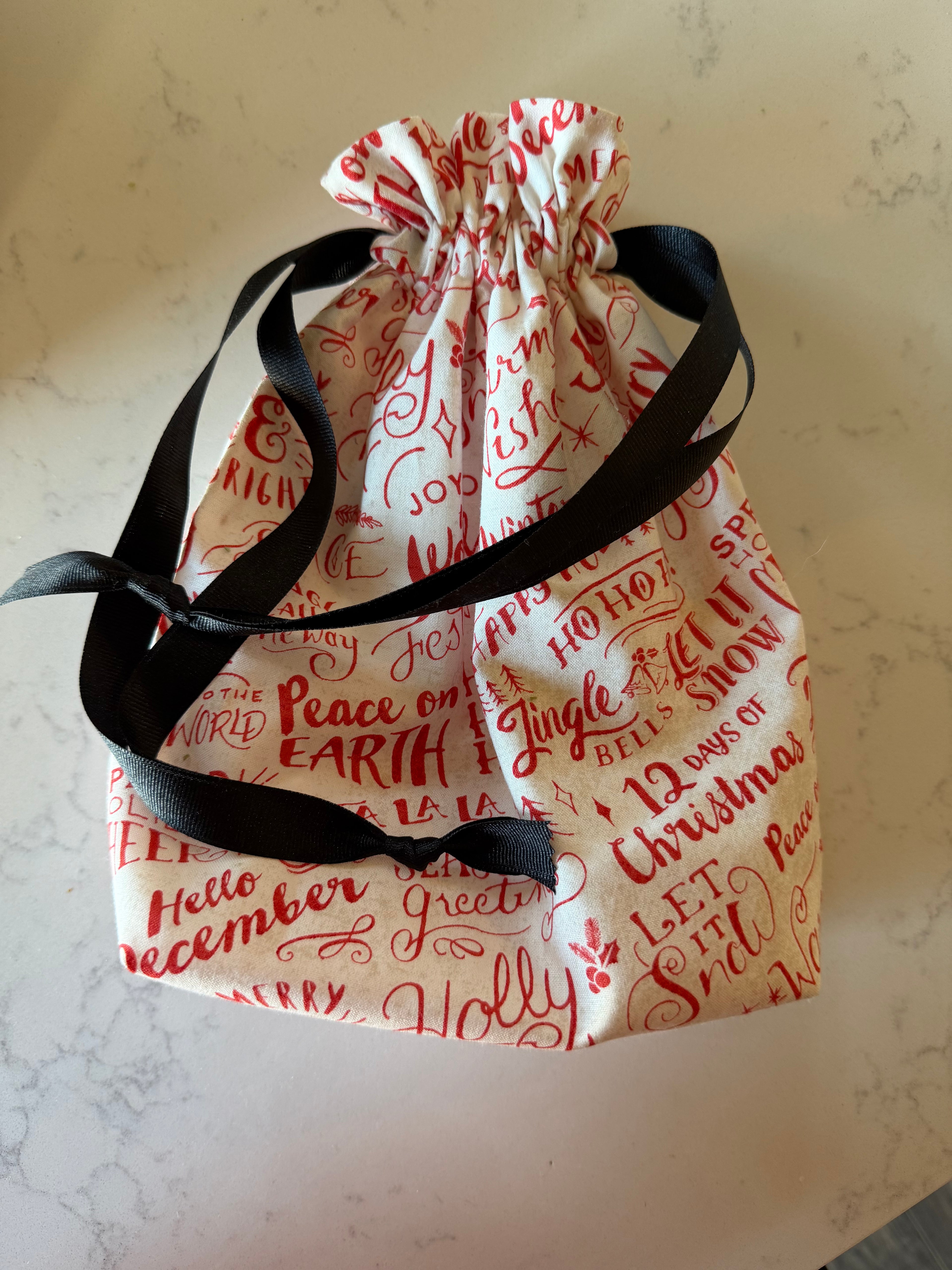 Reusable Lined Drawstring Fabric Gift Bag (Small) – Moda & Ruby Star Society
