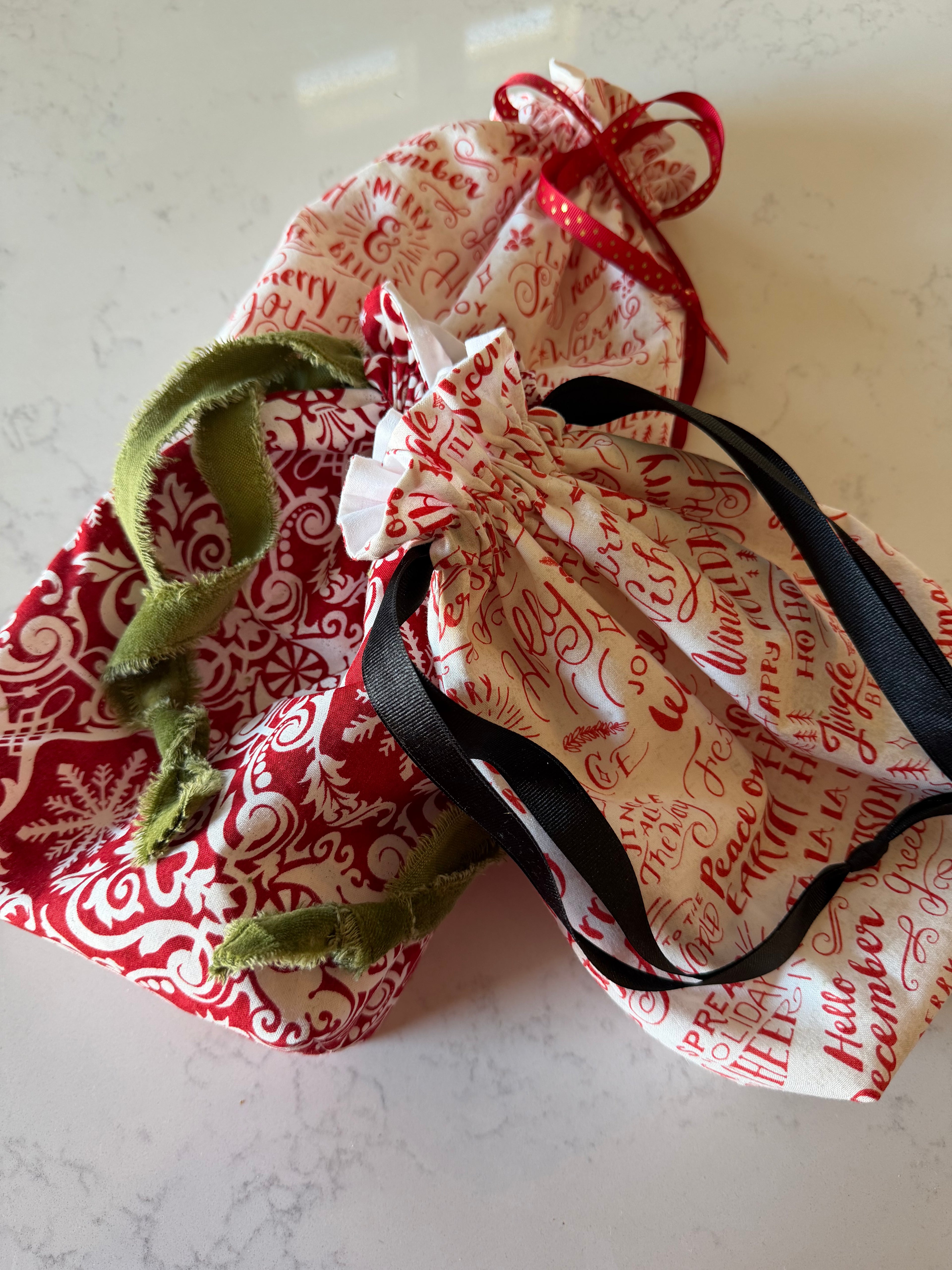 Reusable Lined Drawstring Fabric Gift Bag (Small) – Moda & Ruby Star Society