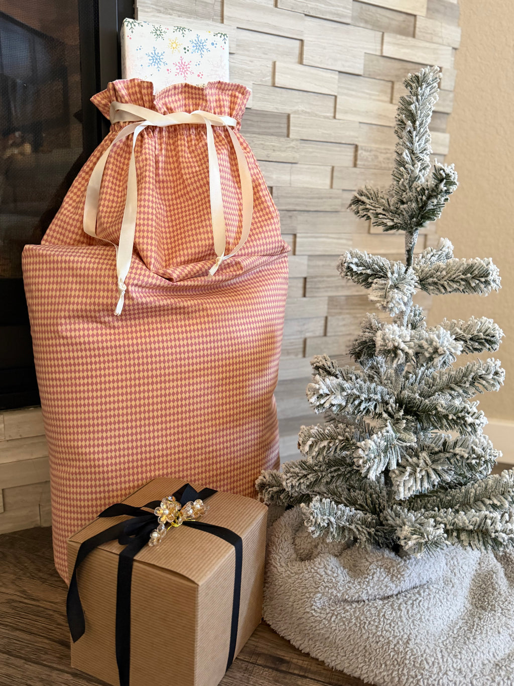 Reusable Lined Drawstring Fabric Gift Bag (Large “Santa Sack”) – Moda & Ruby Star Society