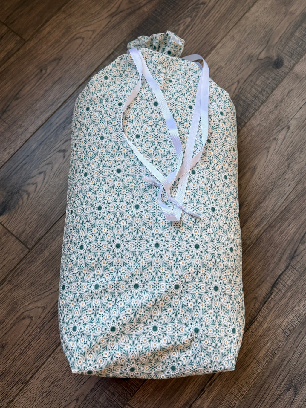 Reusable Lined Drawstring Fabric Gift Bag (Large “Santa Sack”) – Moda & Ruby Star Society