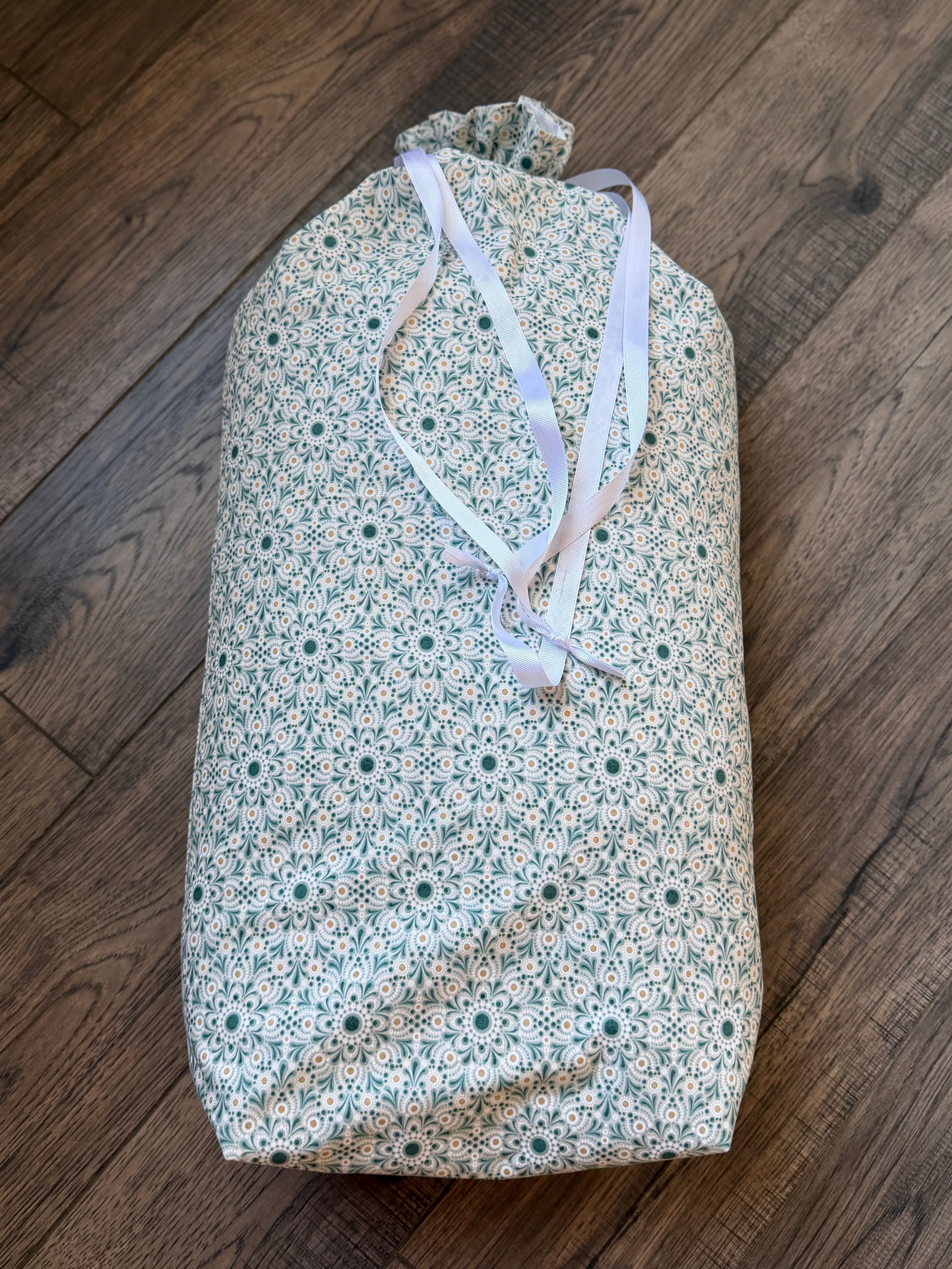 Reusable Lined Drawstring Fabric Gift Bag (Large “Santa Sack”) – Moda & Ruby Star Society