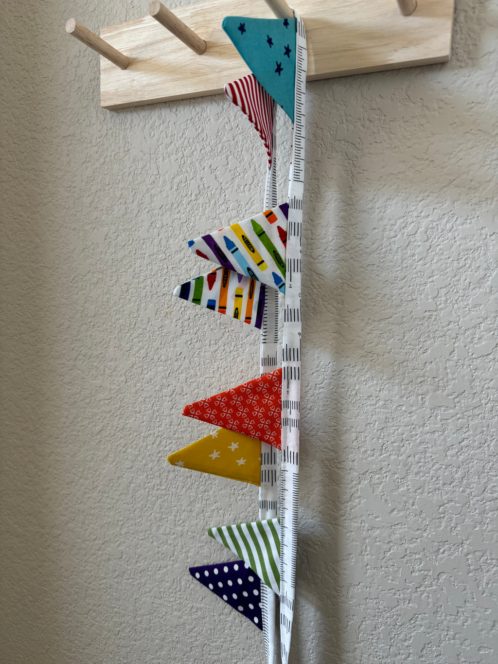 Crayon Box Small 8 Bunting