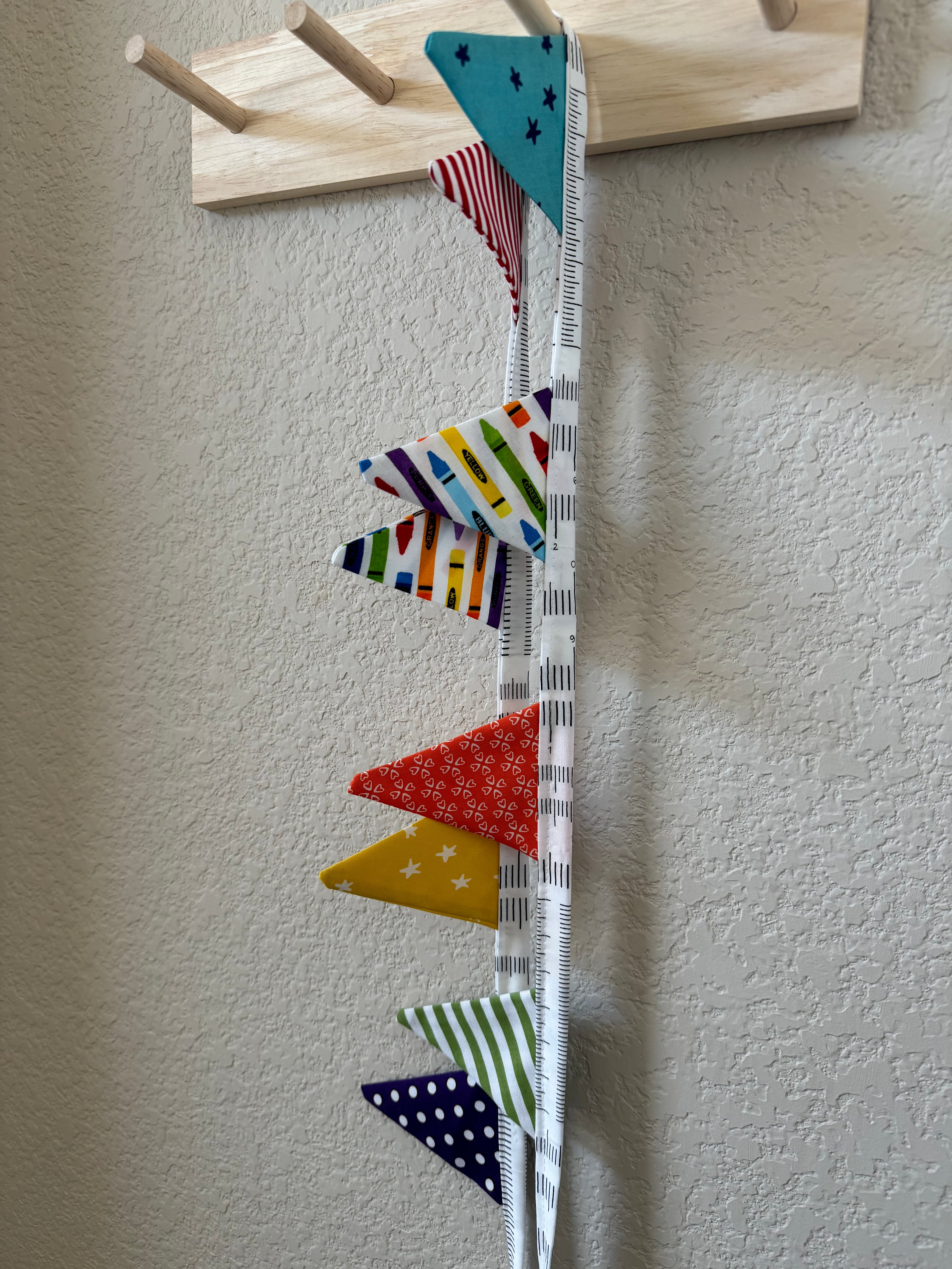 Crayon Box Small 8 Bunting