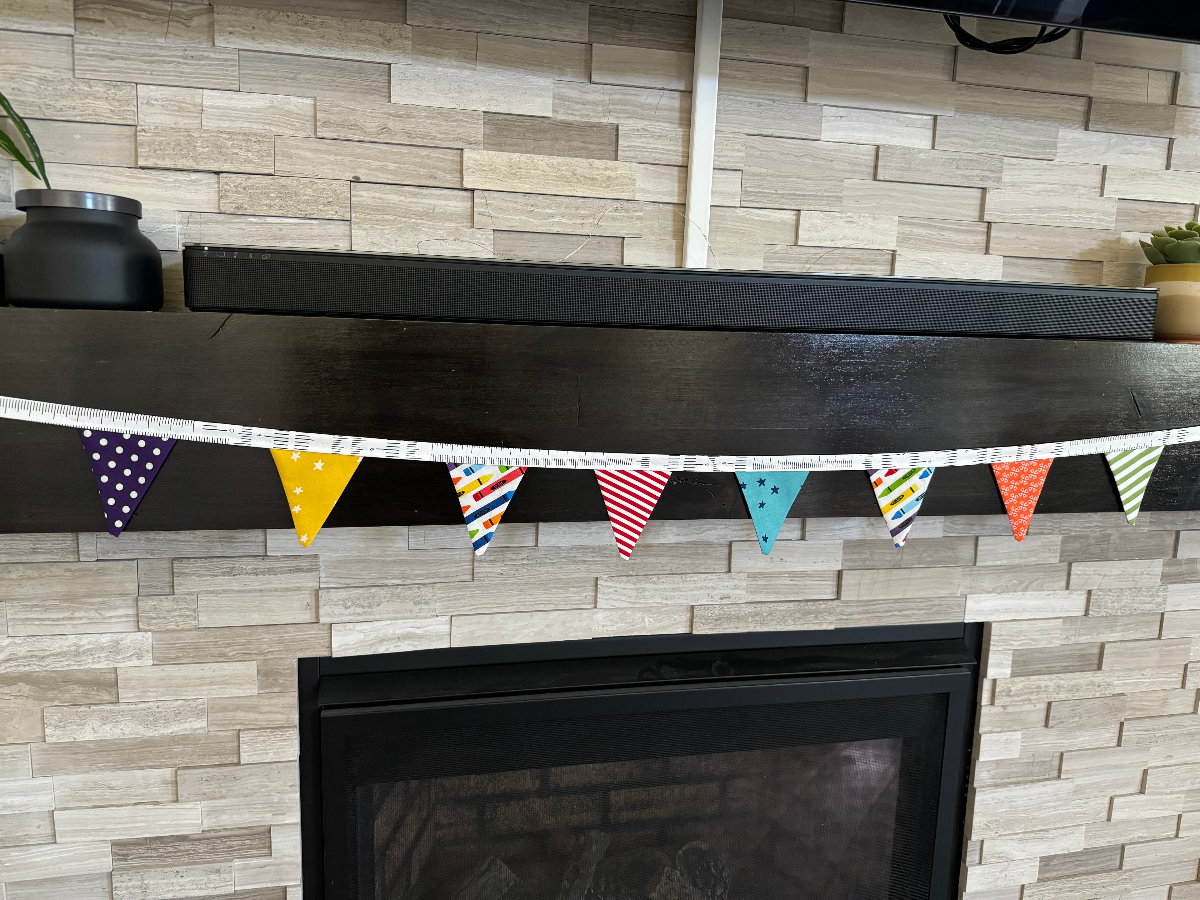 Crayon Box Small 8 Bunting