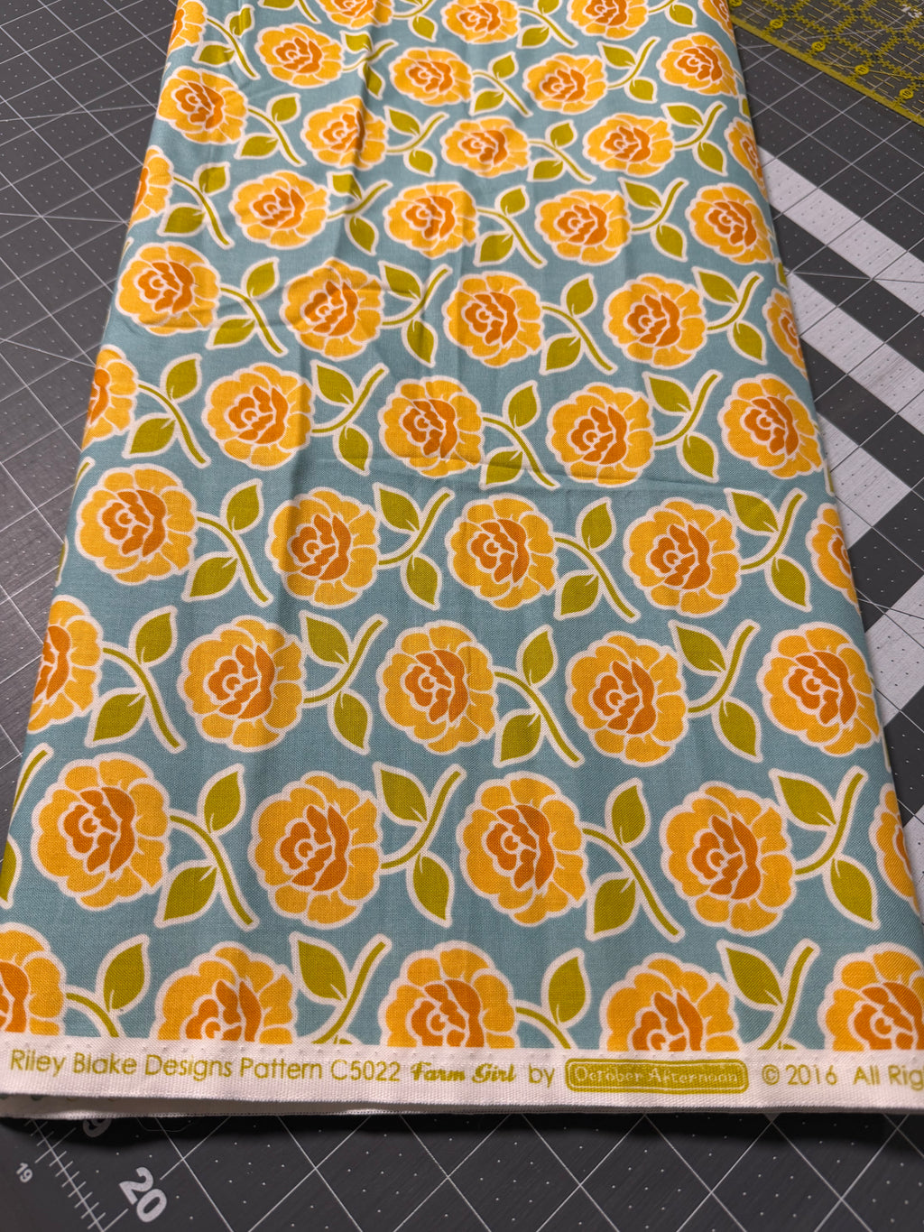4 Yards Floral Fabric - Riley Blake Destash