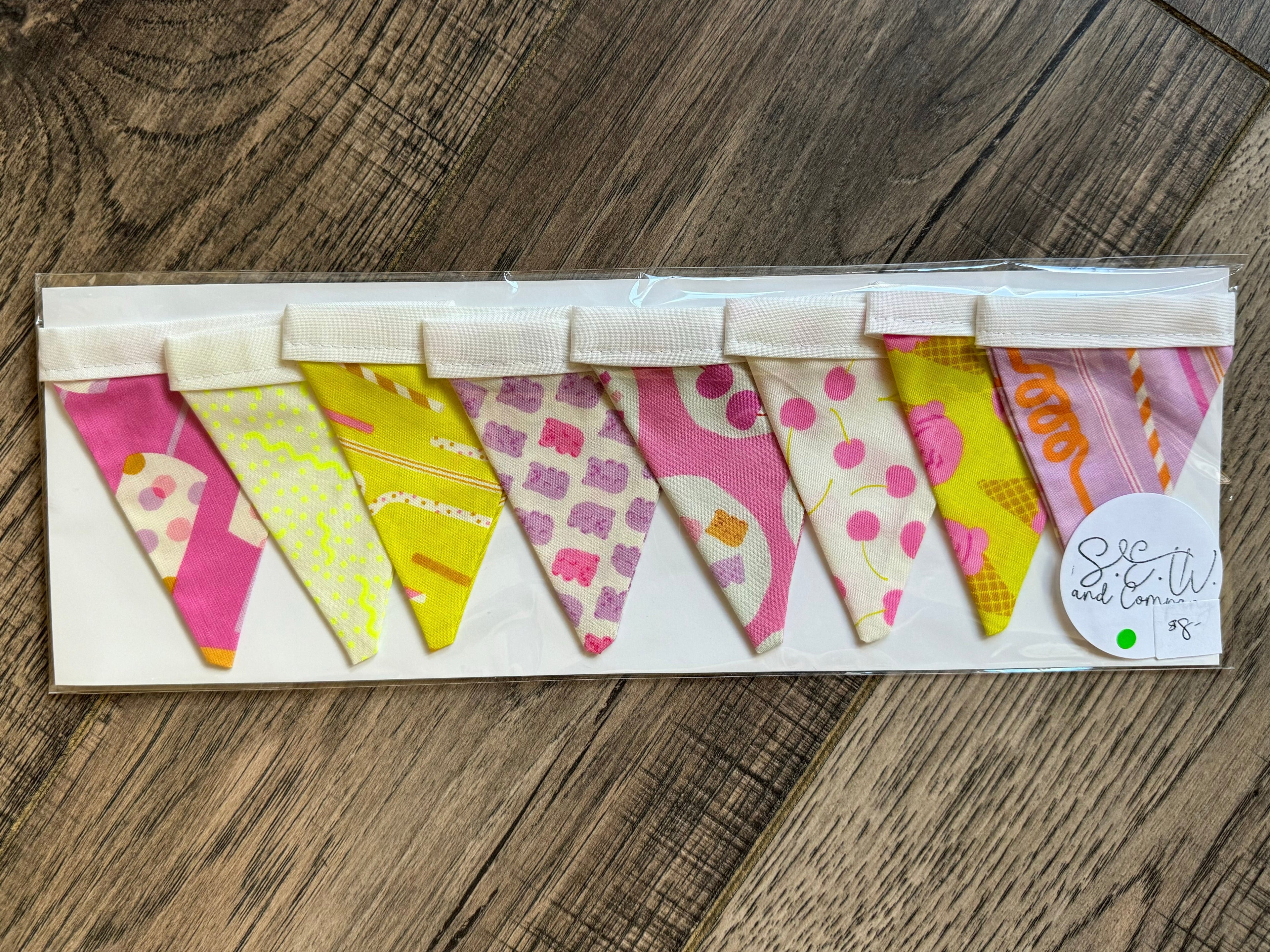 Birthday Small 8 Bunting Neon