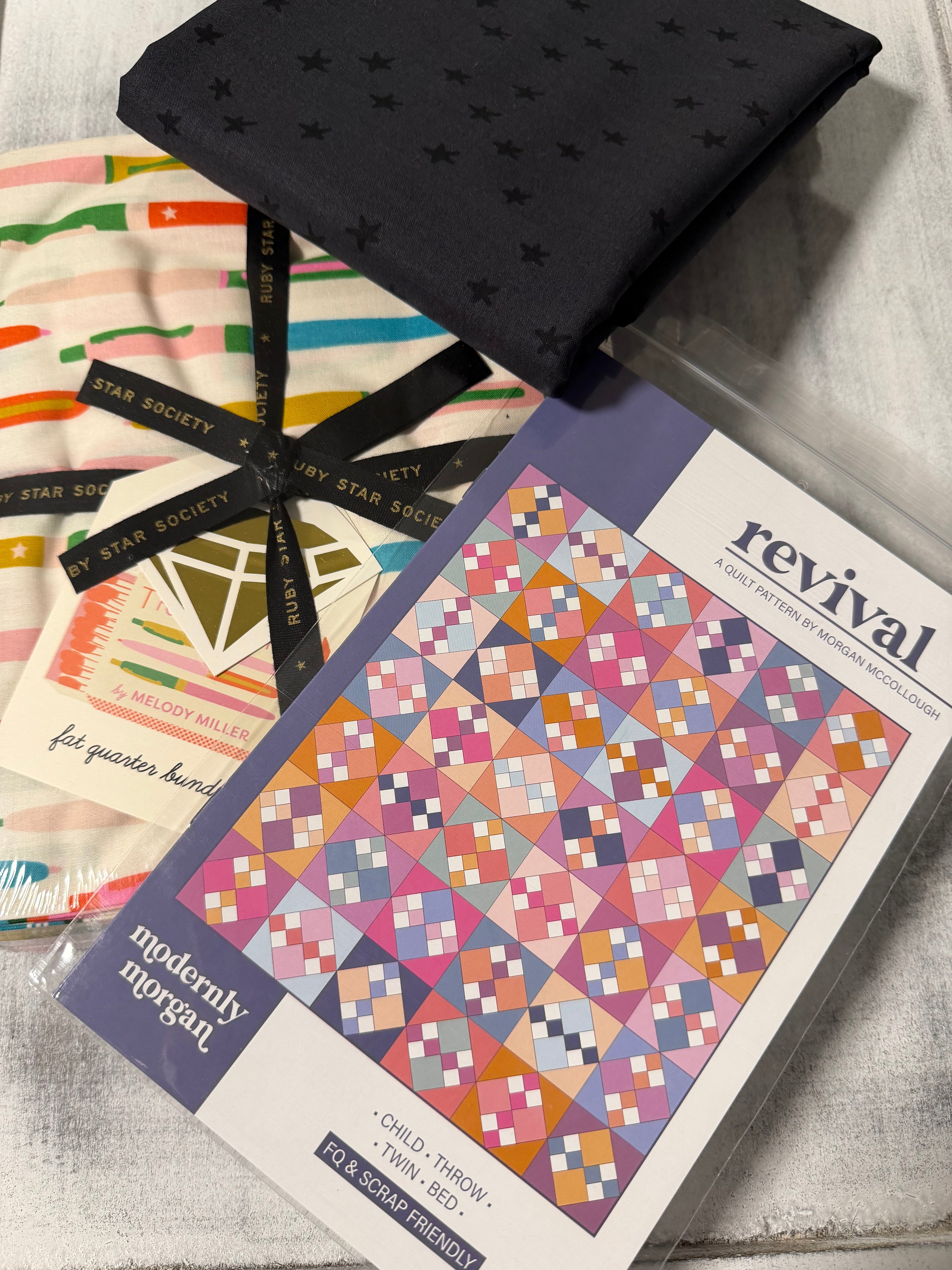 Trinketry Revivel Quilt Kit - Twin Size | Modernly Morgan
