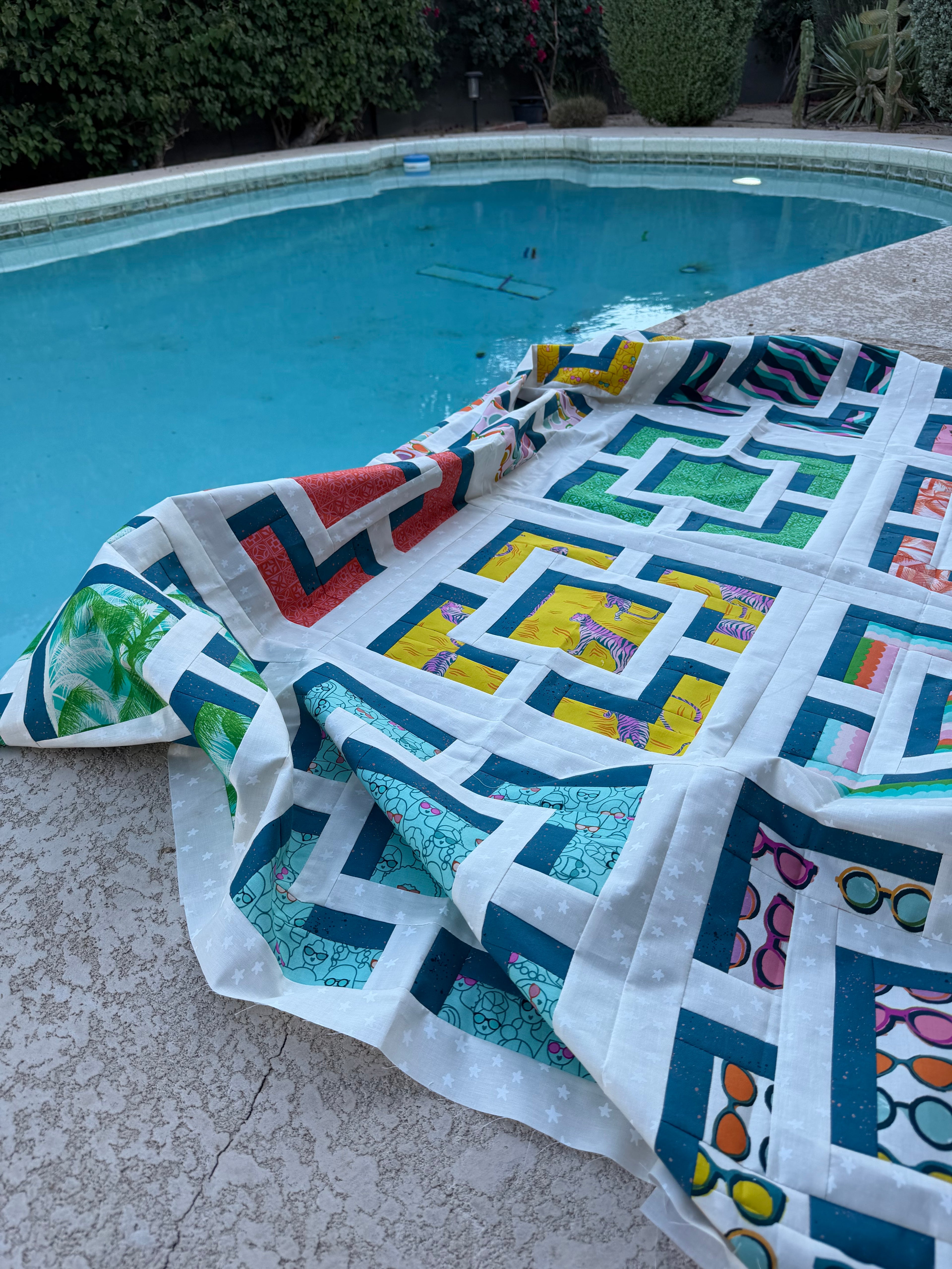 Poolside Too Breezy Quilt Kit - Throw Size