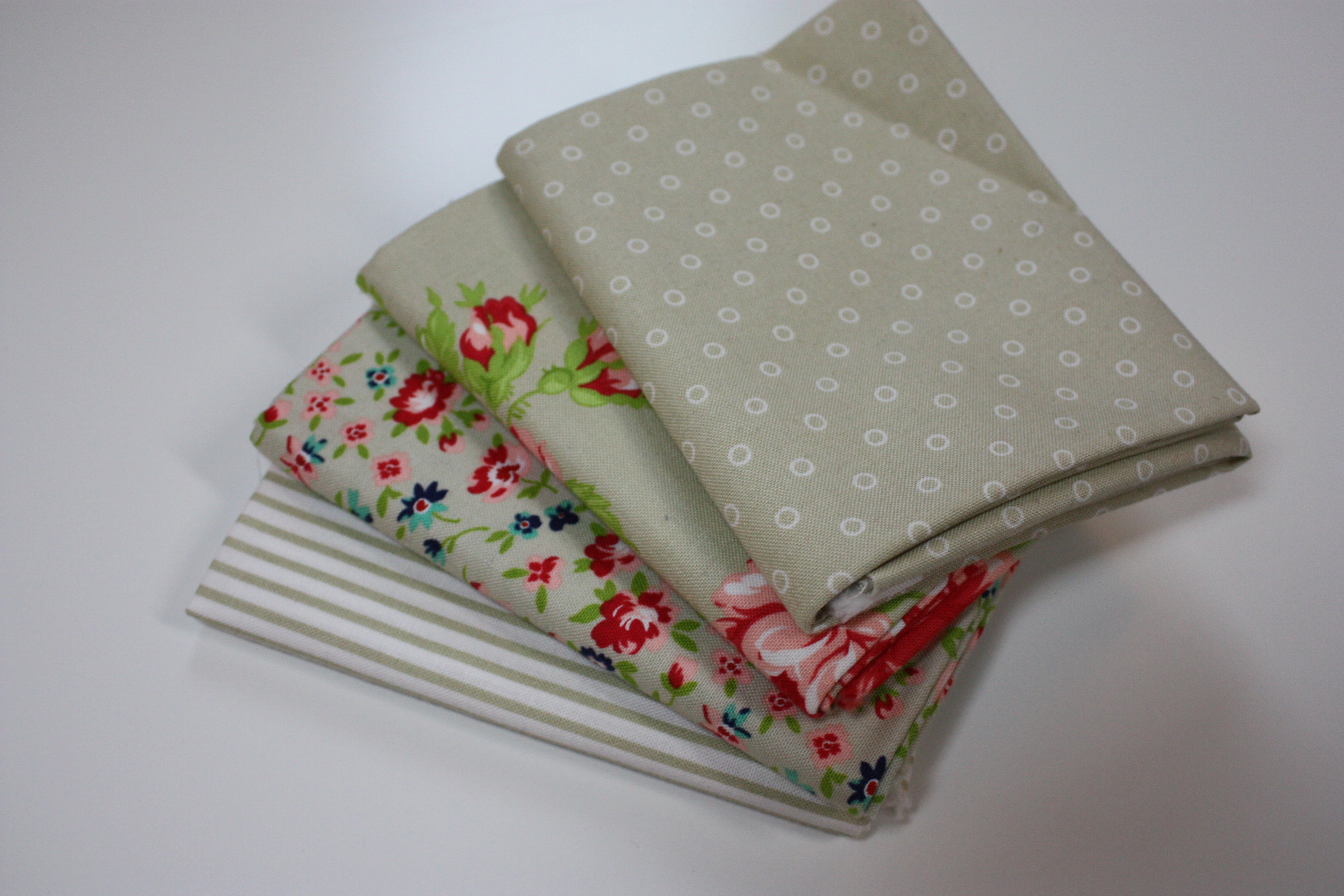 Moda ‘Smitten’ Fat Quarter Bundle - Bonnie and Camille (Tan color way, Rare)