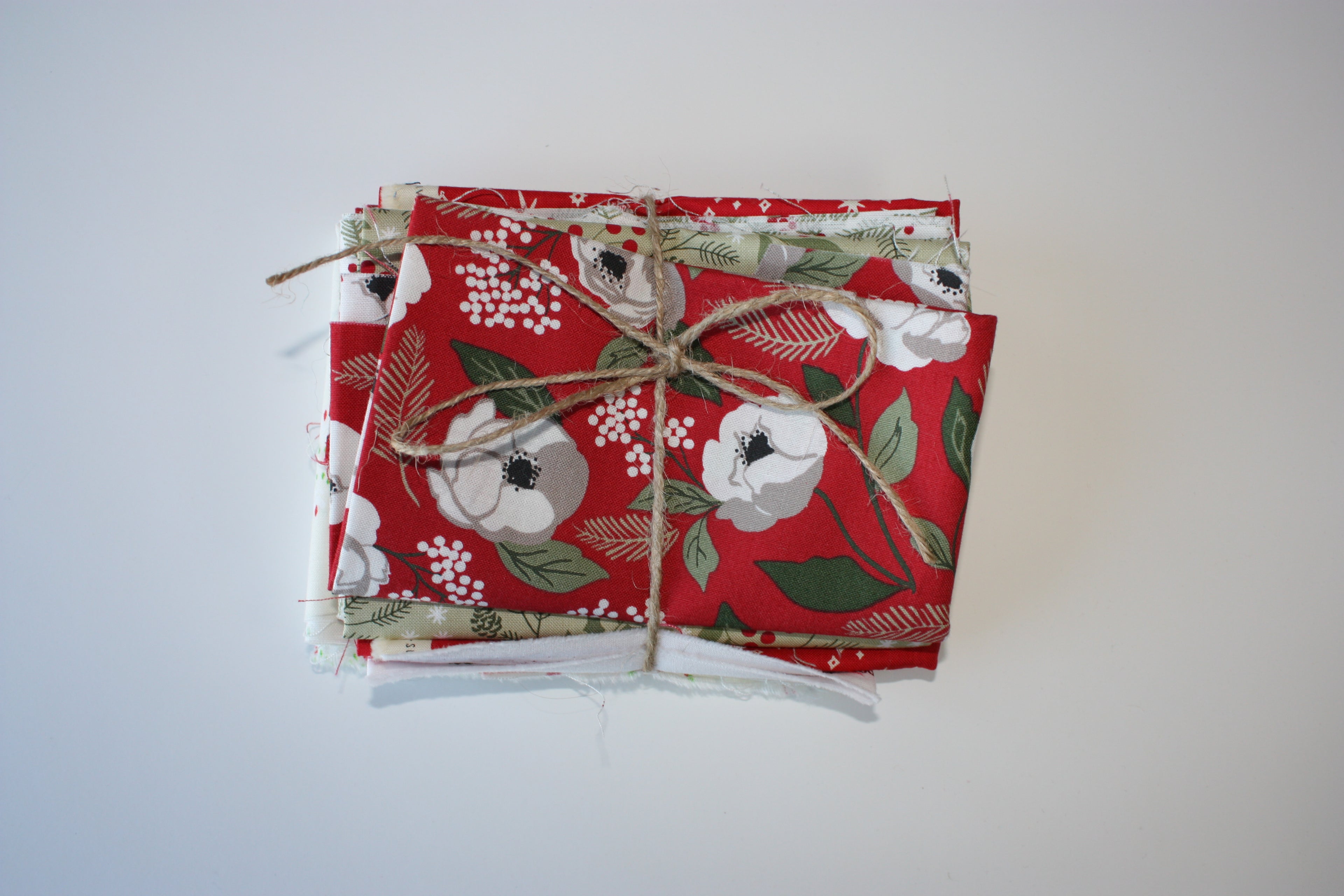 Christmas Morning Scrap Bag - 6oz Holiday Fabric | Designer Scraps| Quilting Cotton