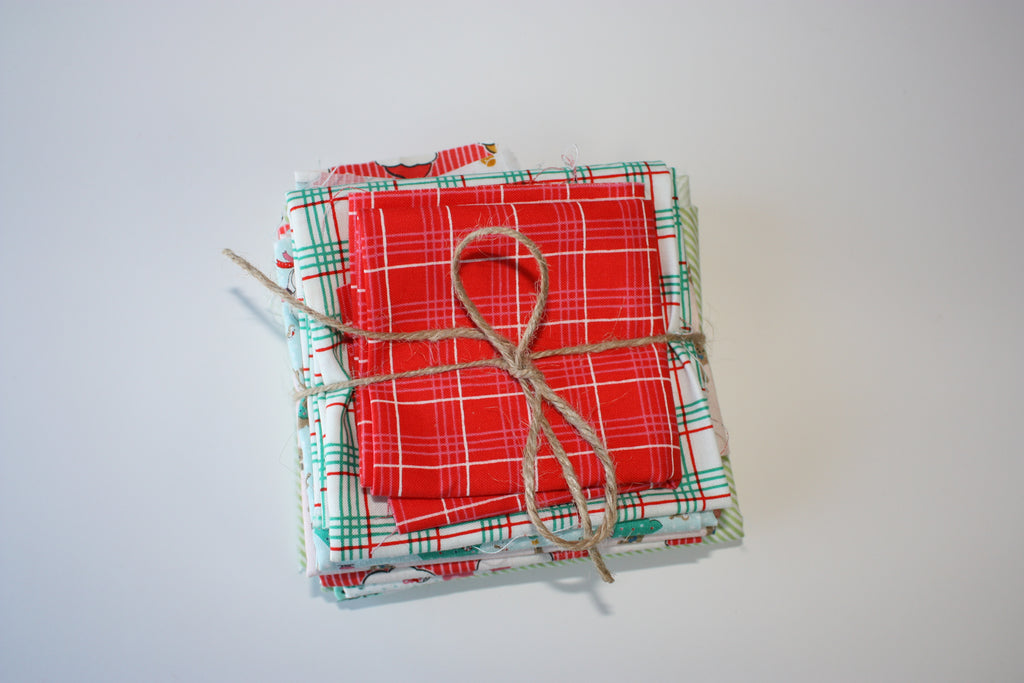 Sweet Christmas Scrap Bag - 7.6 oz Nostalgic Holiday Fabric | Designer Scraps| Quilting Cotton