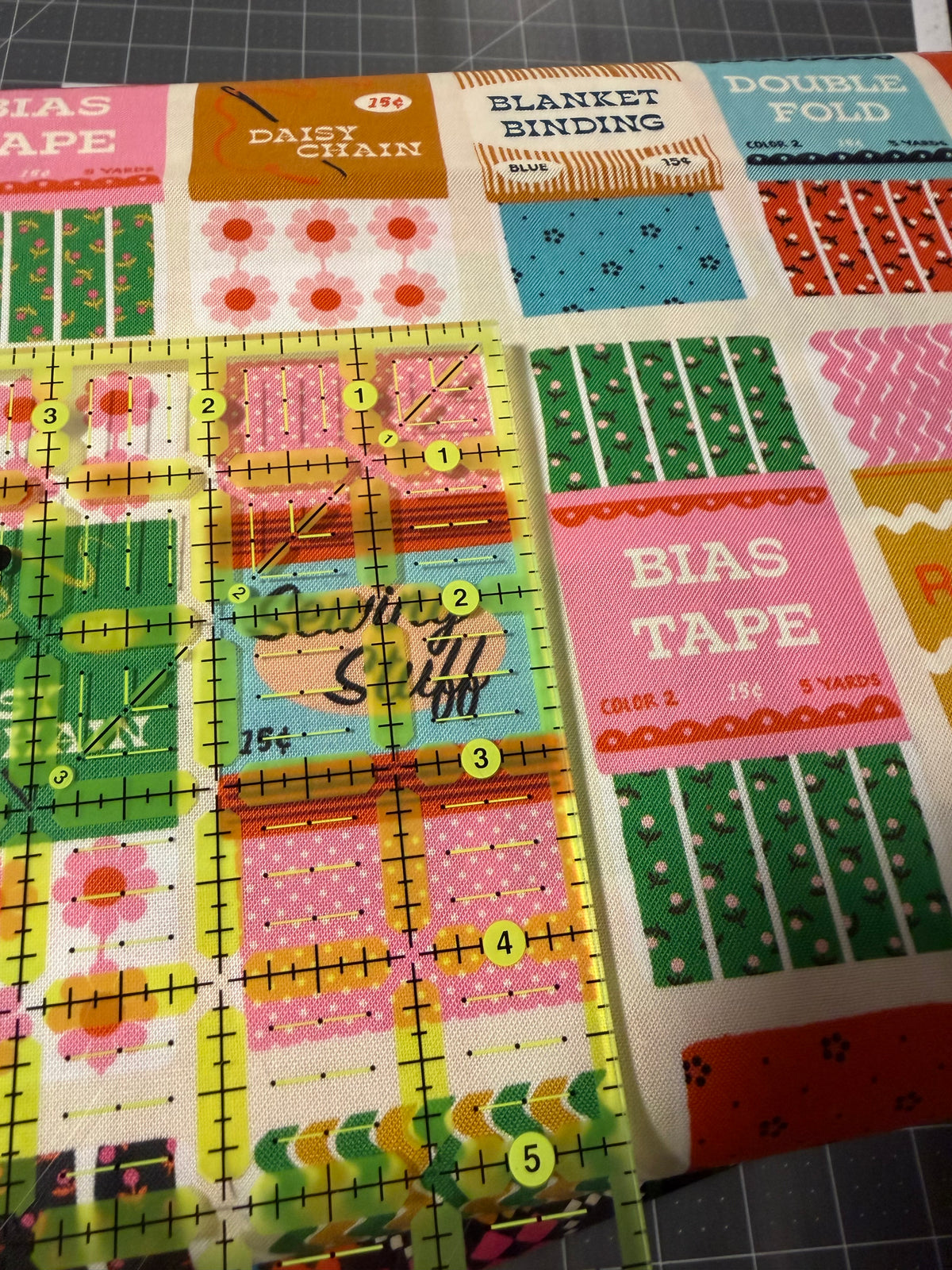 Ric-Rac Curated Fat Quarter Bundle| Ruby Star Society (6FQ)