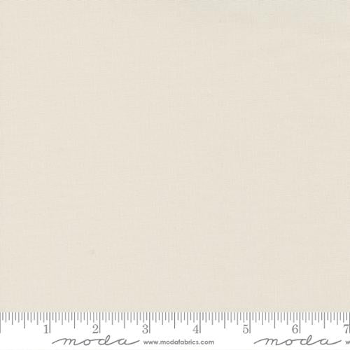 Bella Solid in Pearl (9900 428) | Moda Fabrics