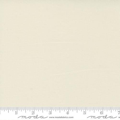 Moda Bella Solid in Eggshell (9900 281)