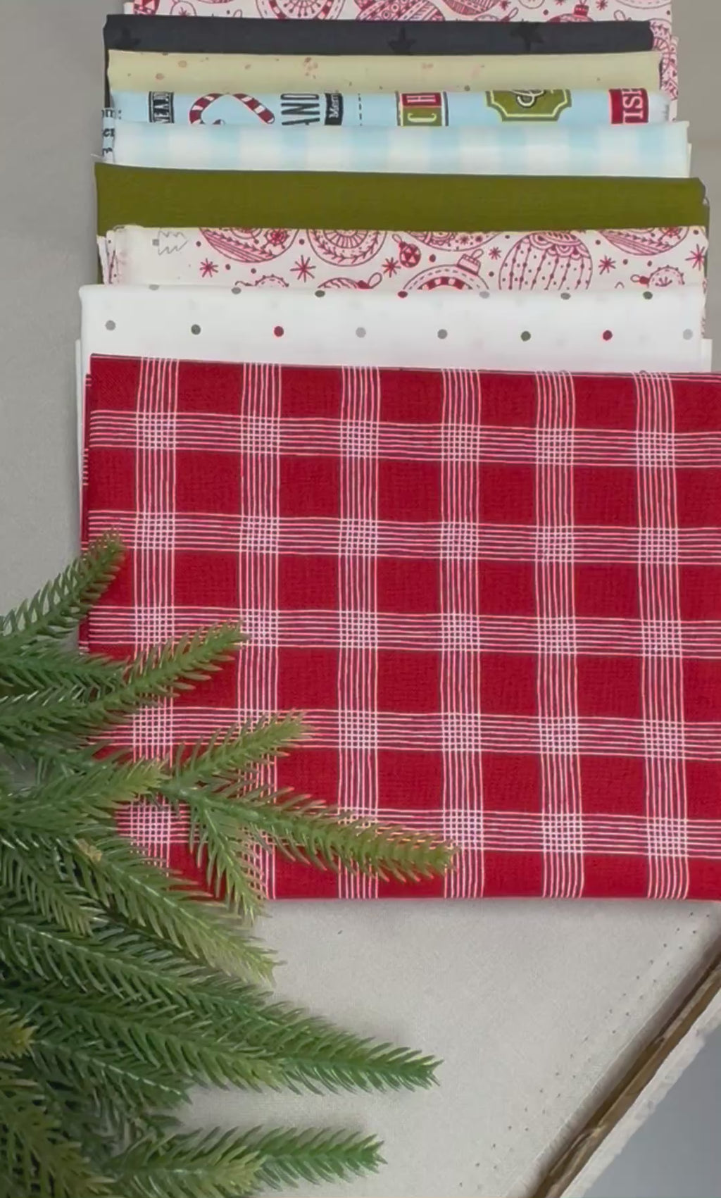 Show and Tell Christmas Quilt Kit- Large (75” x 85”)